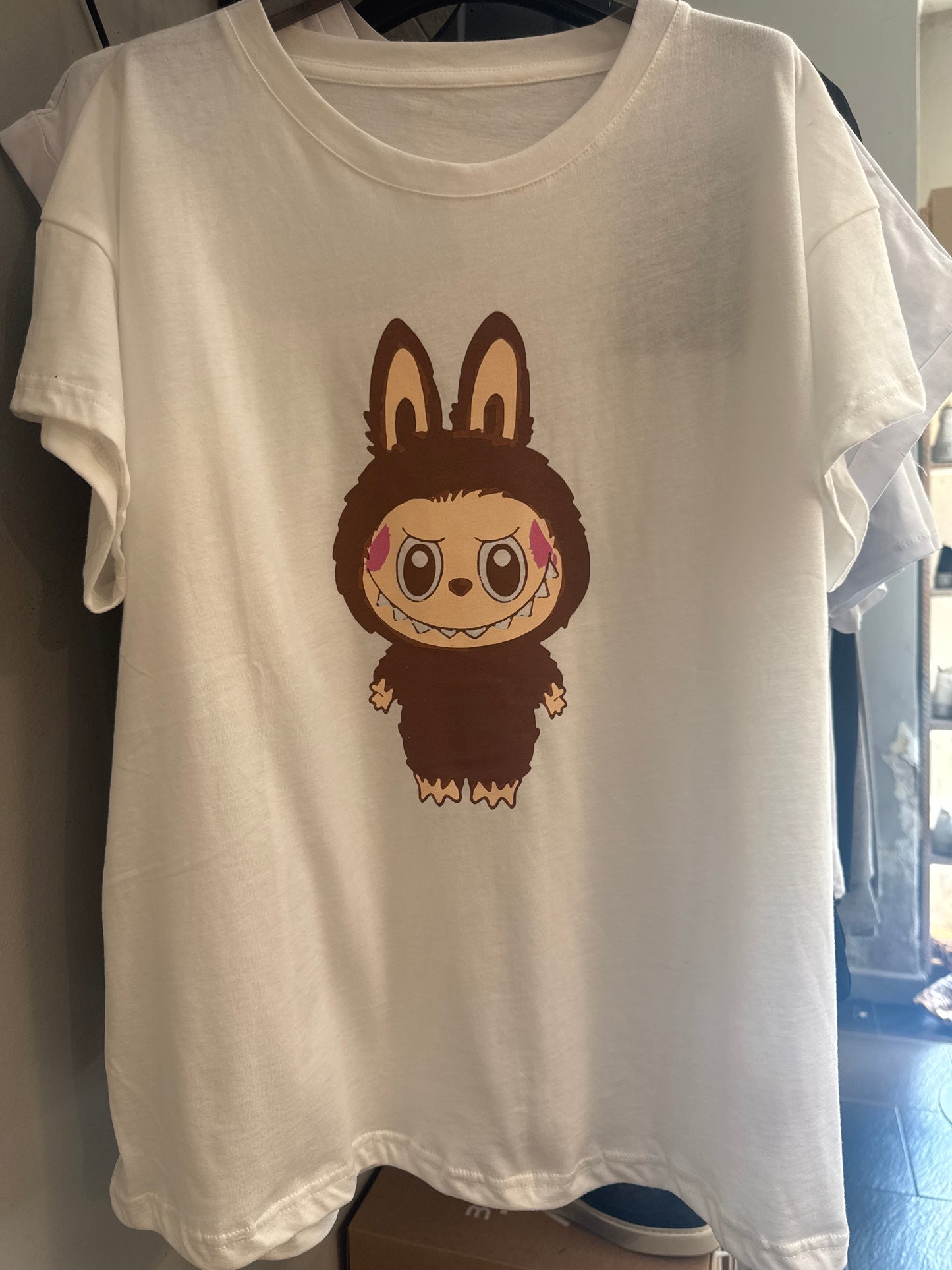 T-shirt Labubu