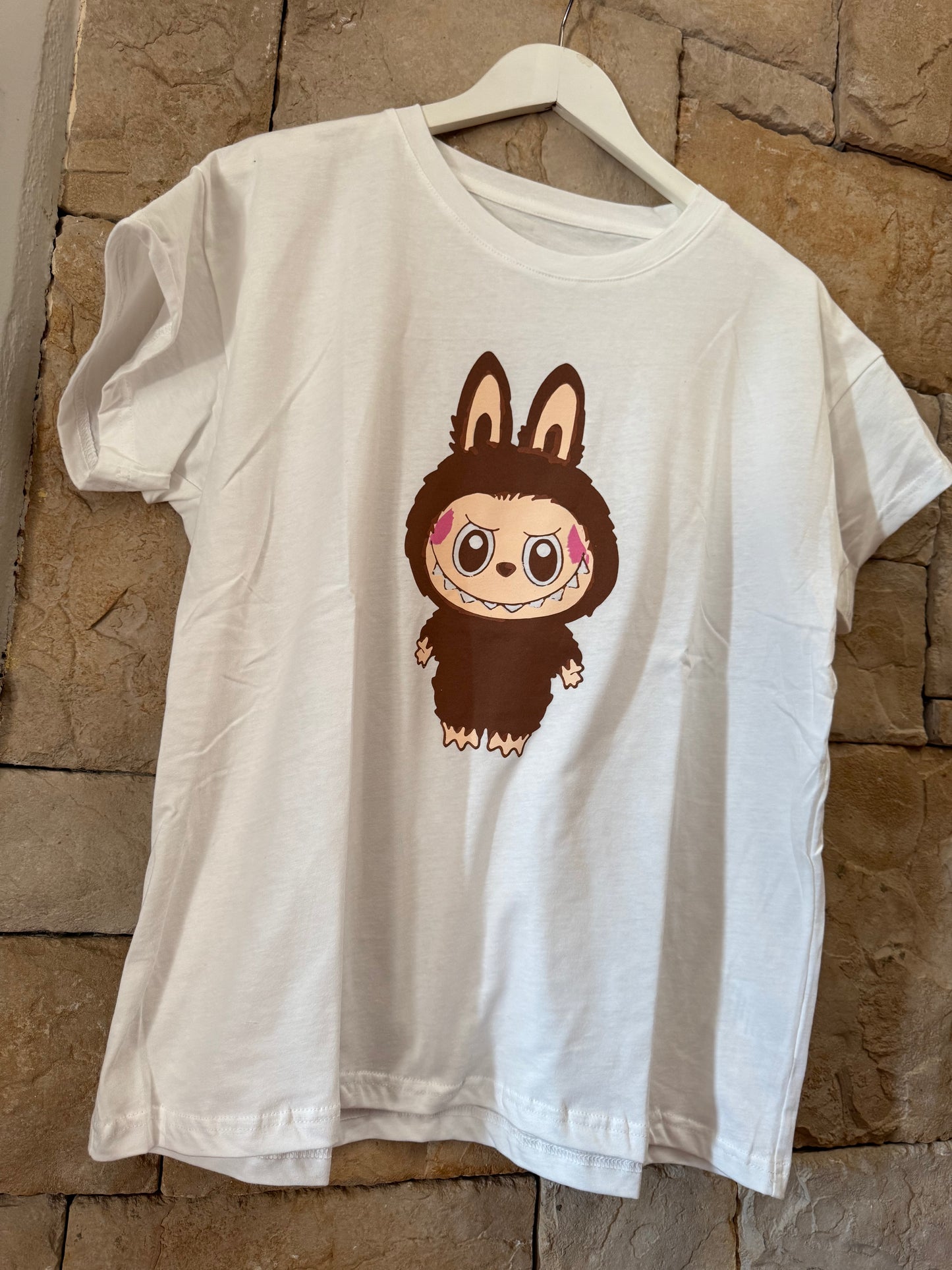 T-shirt Labubu