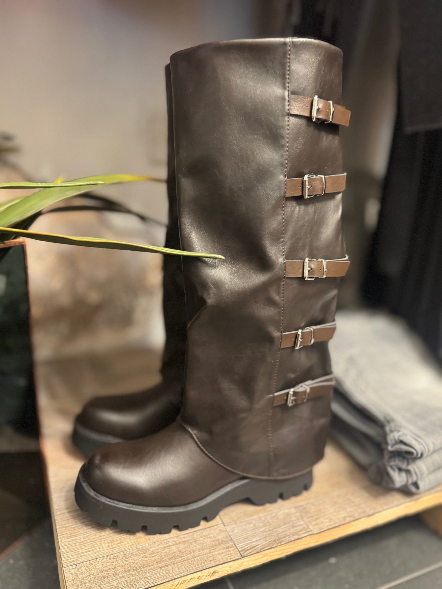 Boots eco brown
